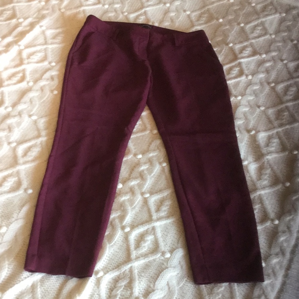 💫 Express columnist burgundy Capri pant, 4R